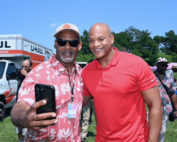 Wes taking a selfie with a Marylander outside